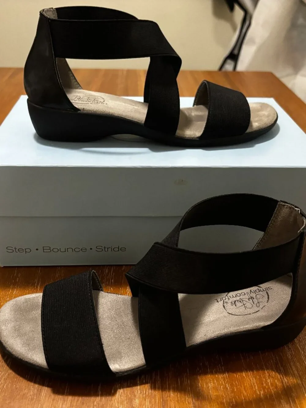 LifeStride Tellie Black Elastic Gore Strappy Wedge Sandals Show Box Size 7M